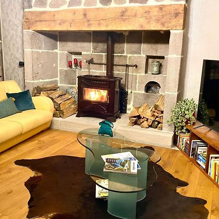 מורה Hotel Restaurant Du Plomb Du Cantal מראה חיצוני תמונה