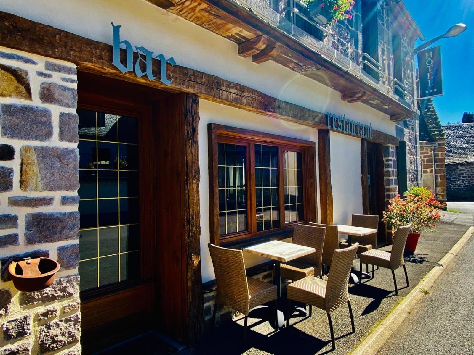 מורה Hotel Restaurant Du Plomb Du Cantal מראה חיצוני תמונה